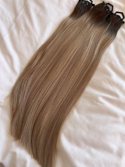 Kinesiskt, naturligt rakt, löshår i 200g, 55cm i Slingad Ombre, Genius Weft (sy in)